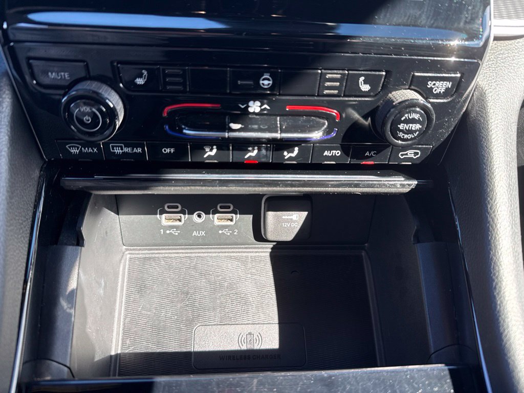 Used 2023 Jeep Grand Cherokee L Laredo AWD/4WD image 18