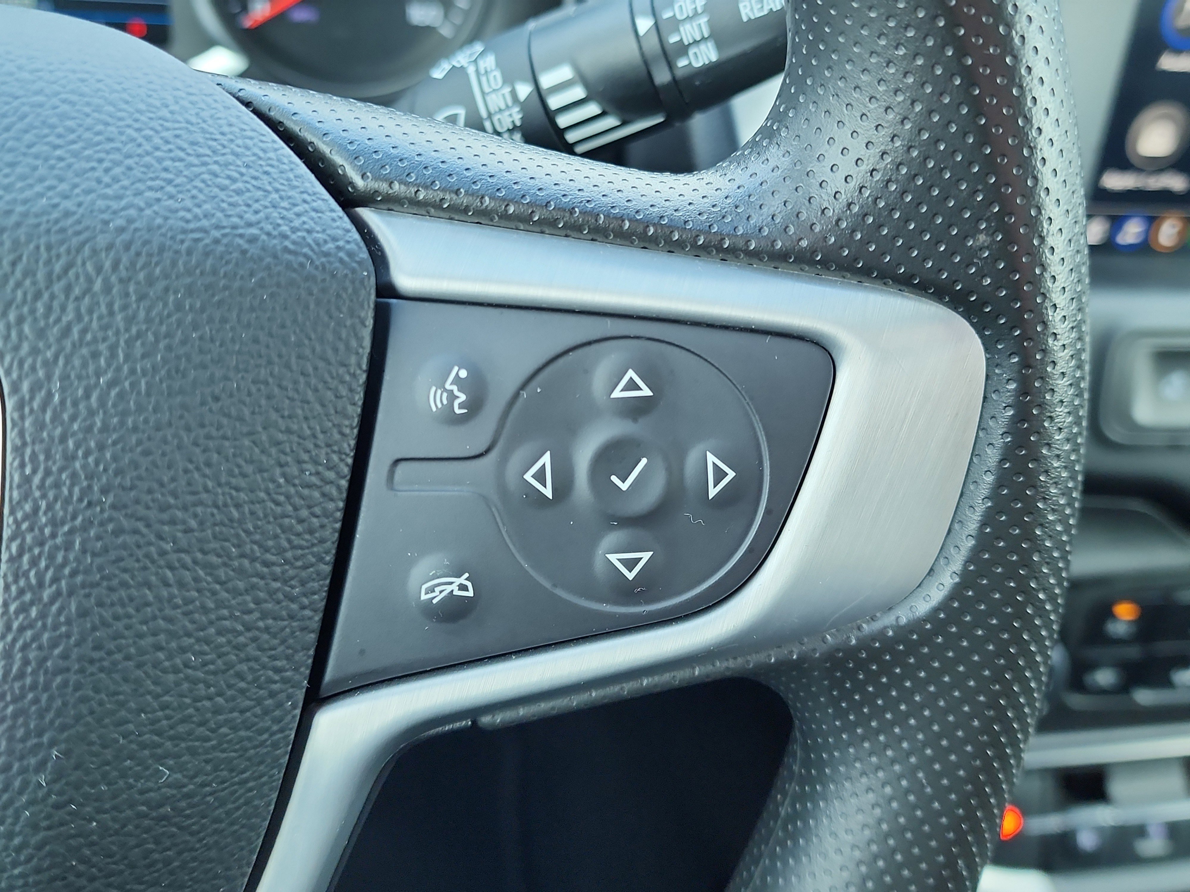 Used 2024 GMC Terrain SLE image 20