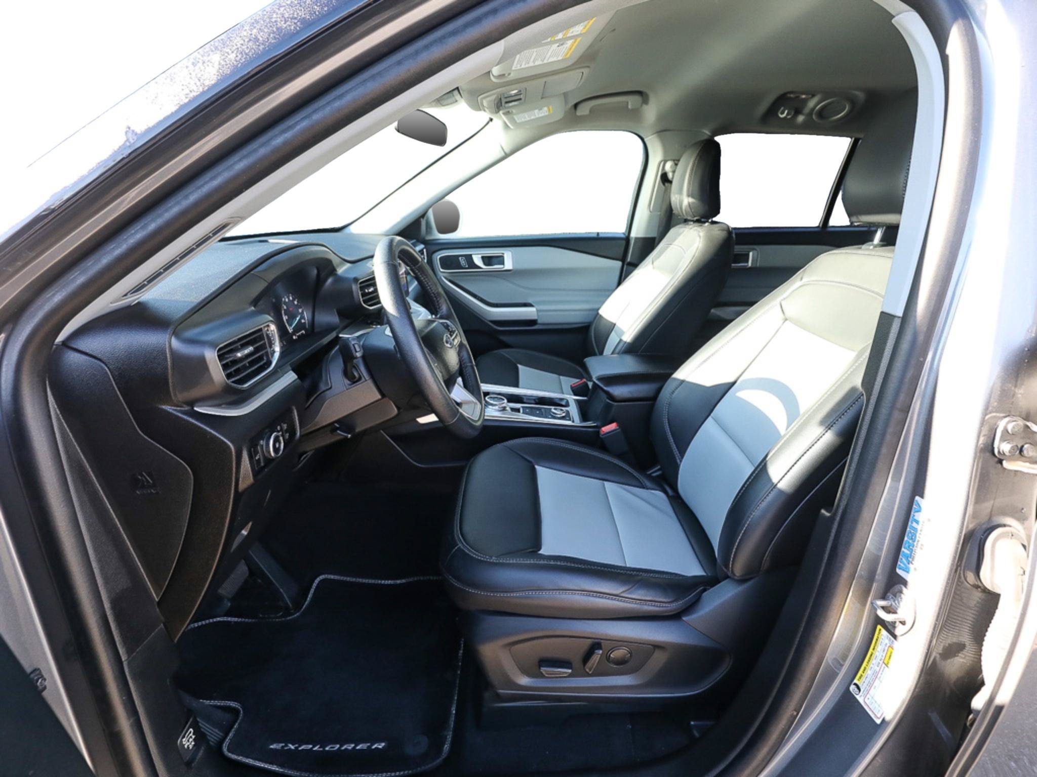 Certified 2023 Ford Explorer XLT w/ Equipment Group 202A AWD/4WD image 13