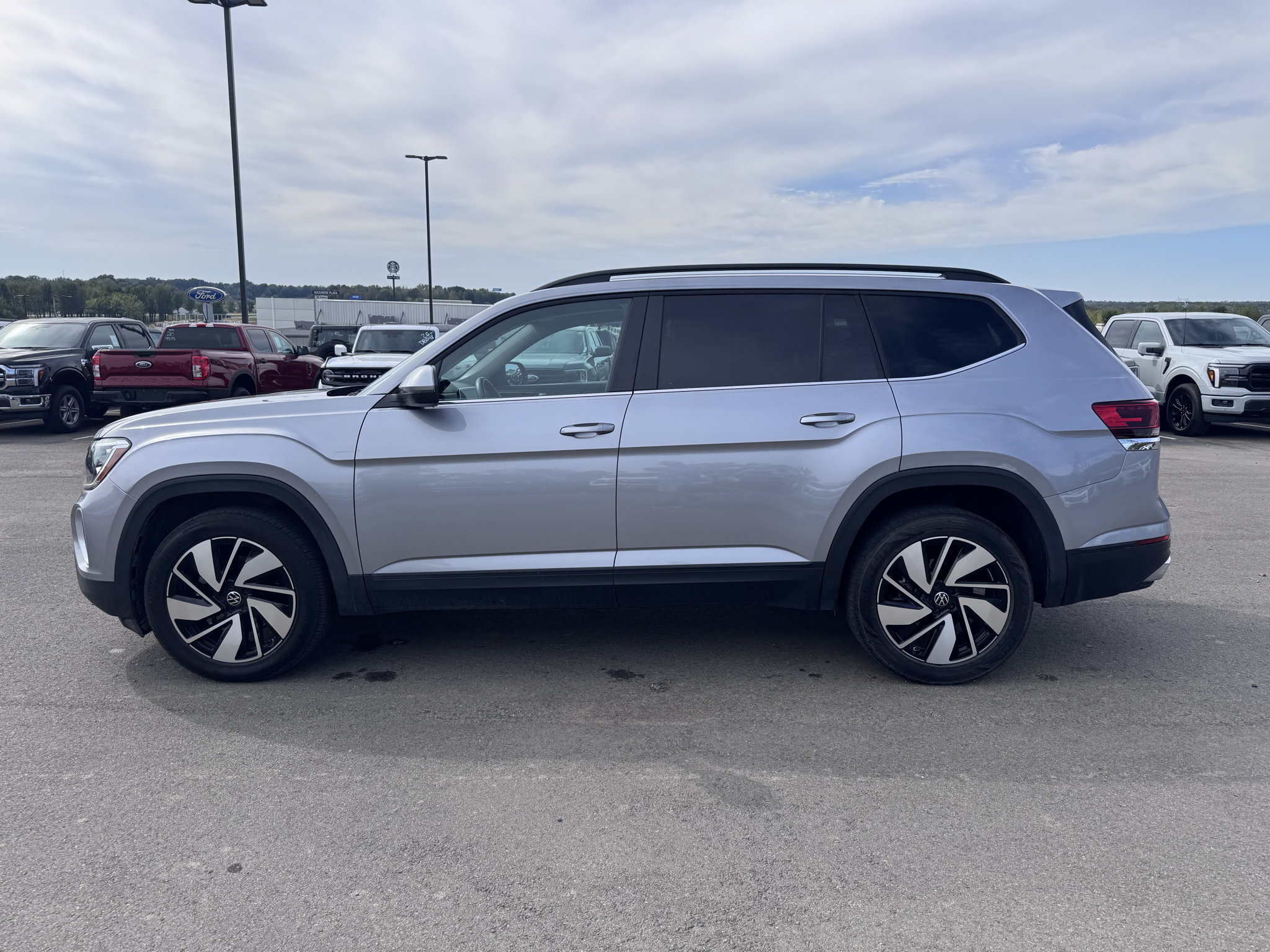Used 2024 Volkswagen Atlas SE AWD/4WD image 20