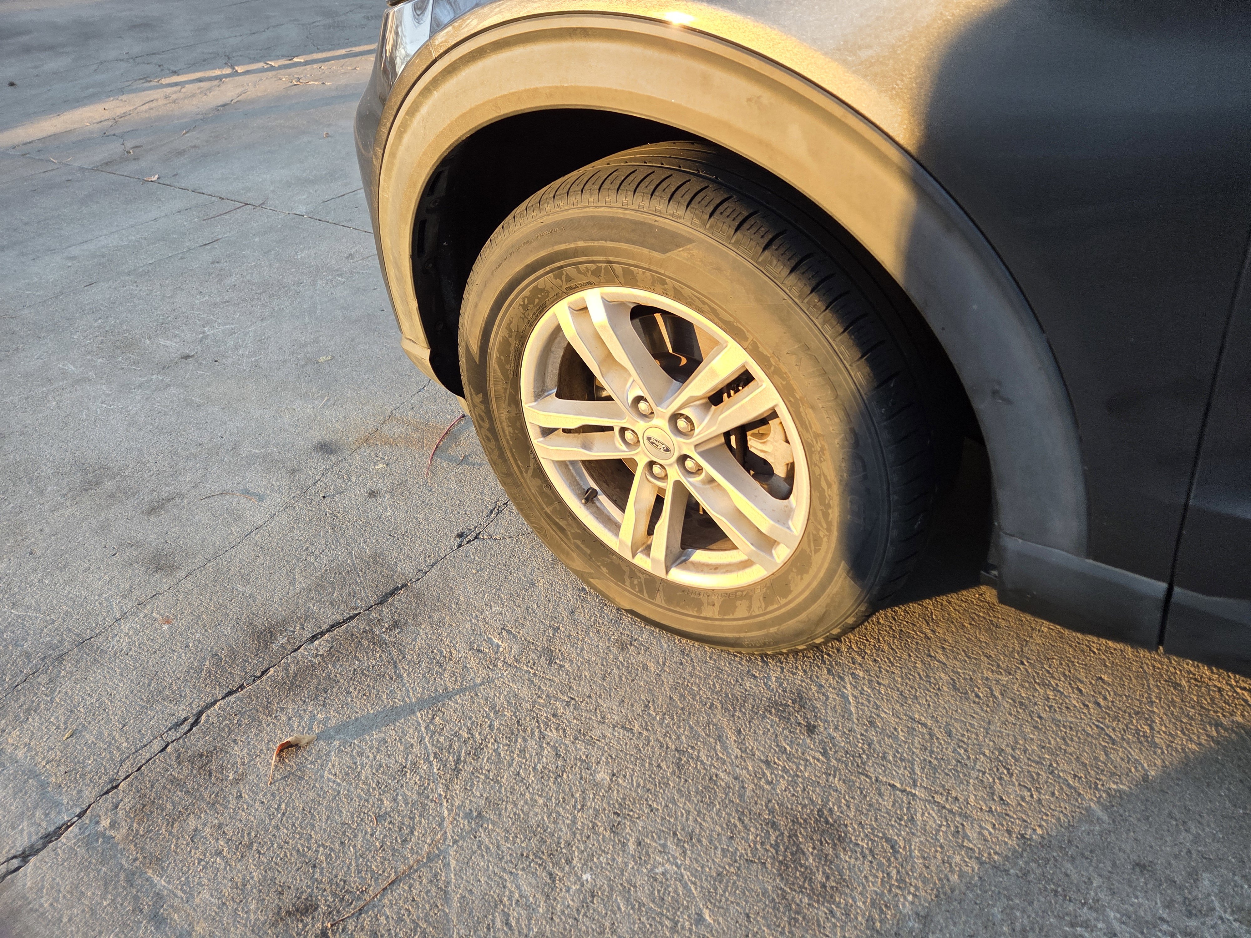 Certified 2020 Ford Explorer XLT w/ Equipment Group 202A image 9