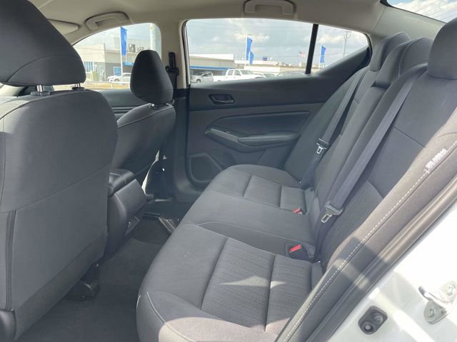 Used 2025 Nissan Altima 2.5 SV image 12