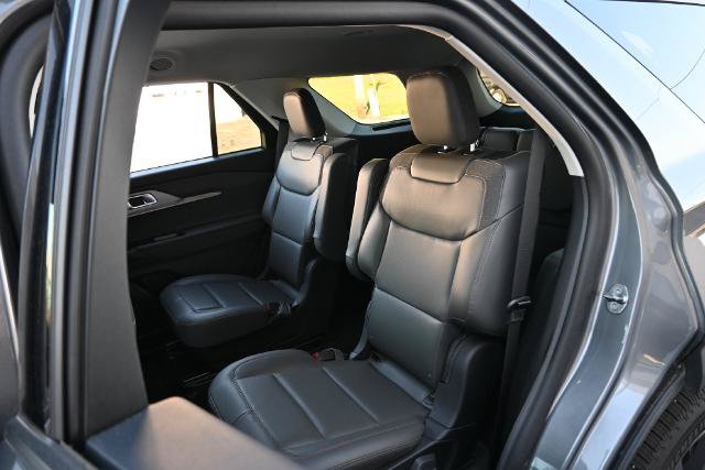 Certified 2025 Ford Explorer Active w/ Active Comfort Package AWD/4WD image 27