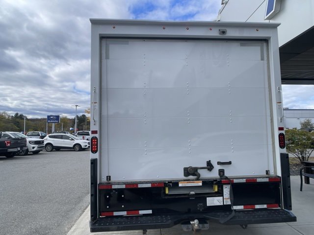 Certified 2024 Ford E-350 and Econoline 350 Super Duty w/ Driver's Safety Package image 4