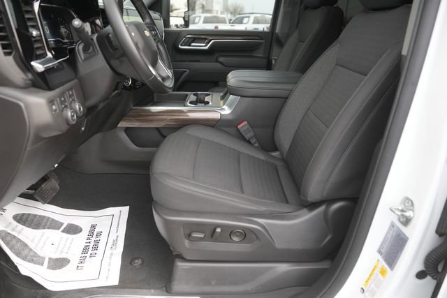 Used 2025 Chevrolet Silverado 3500 LT image 9