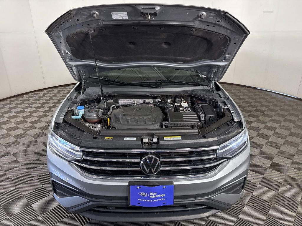 Used 2024 Volkswagen Tiguan SE image 4