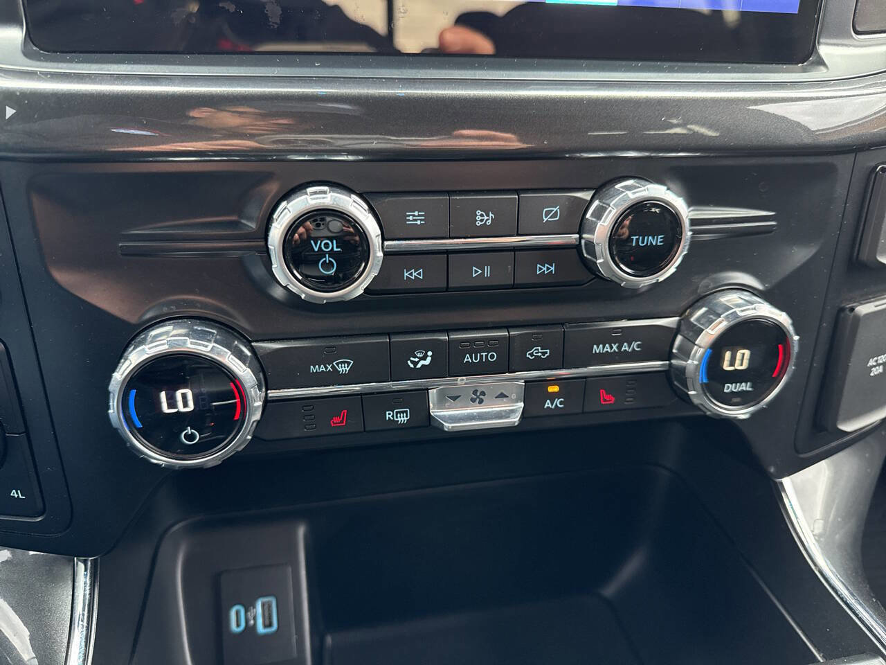 Certified 2021 Ford F150 XLT w/ Equipment Group 302A High image 46