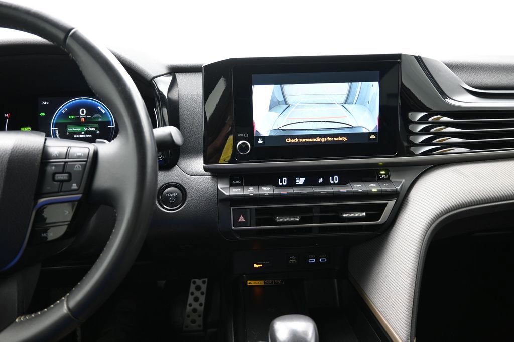Used 2025 Toyota Camry SE w/ Convenience Package FWD image 21