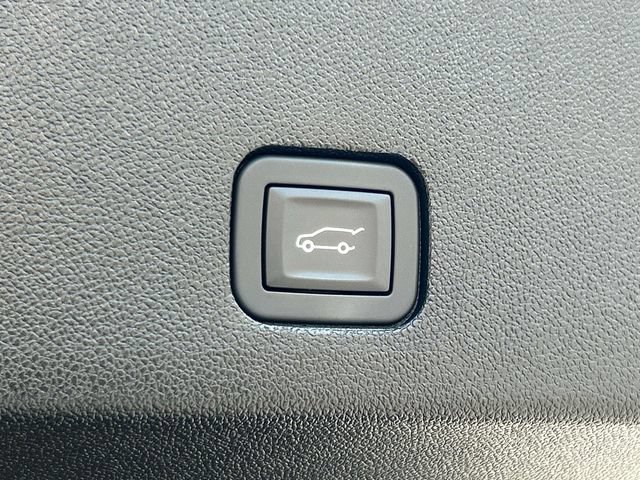 Used 2025 Cadillac XT6 Premium Luxury w/ Platinum Package AWD/4WD image 13
