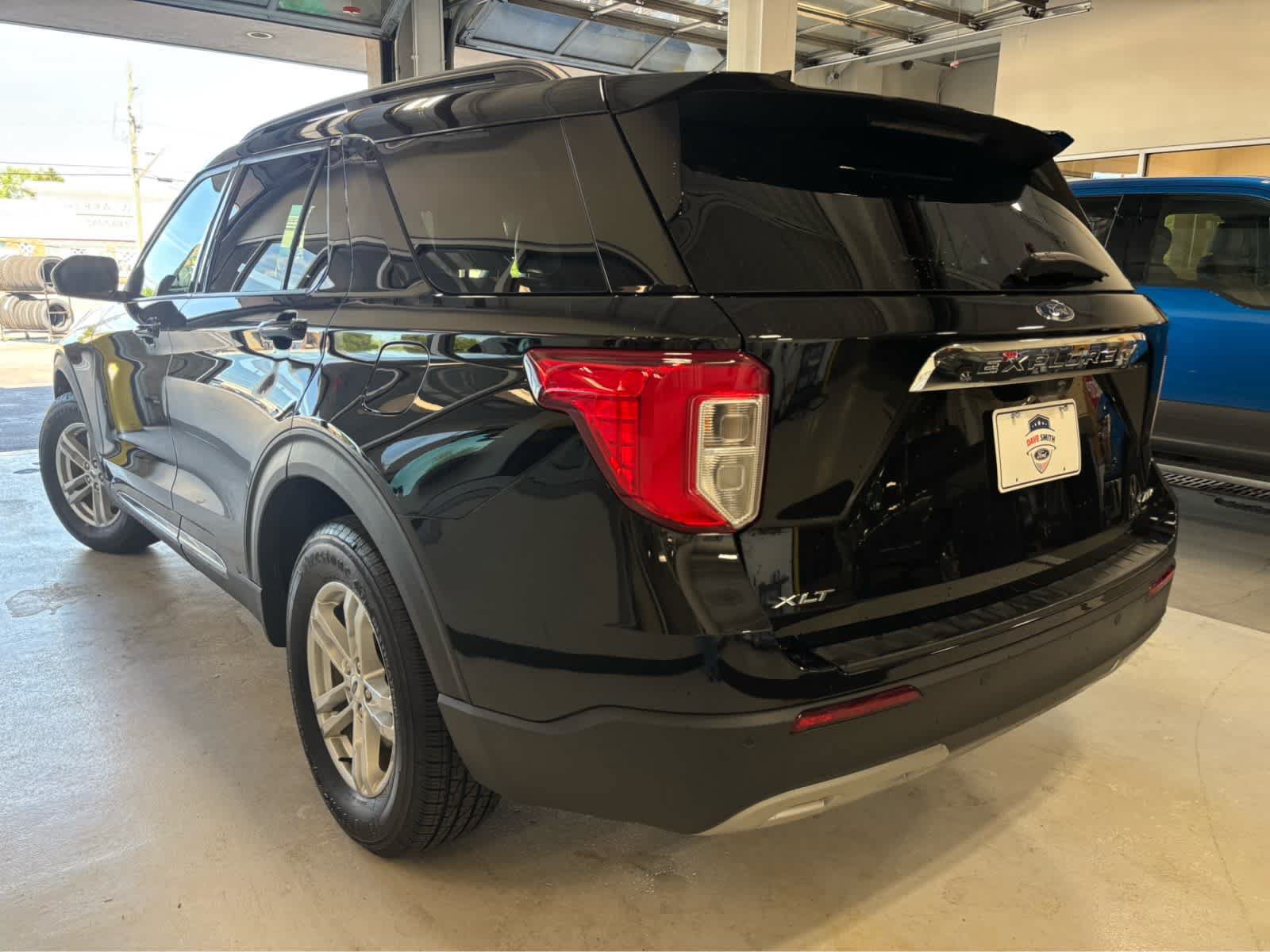Certified 2023 Ford Explorer XLT w/ Equipment Group 202A AWD/4WD image 6