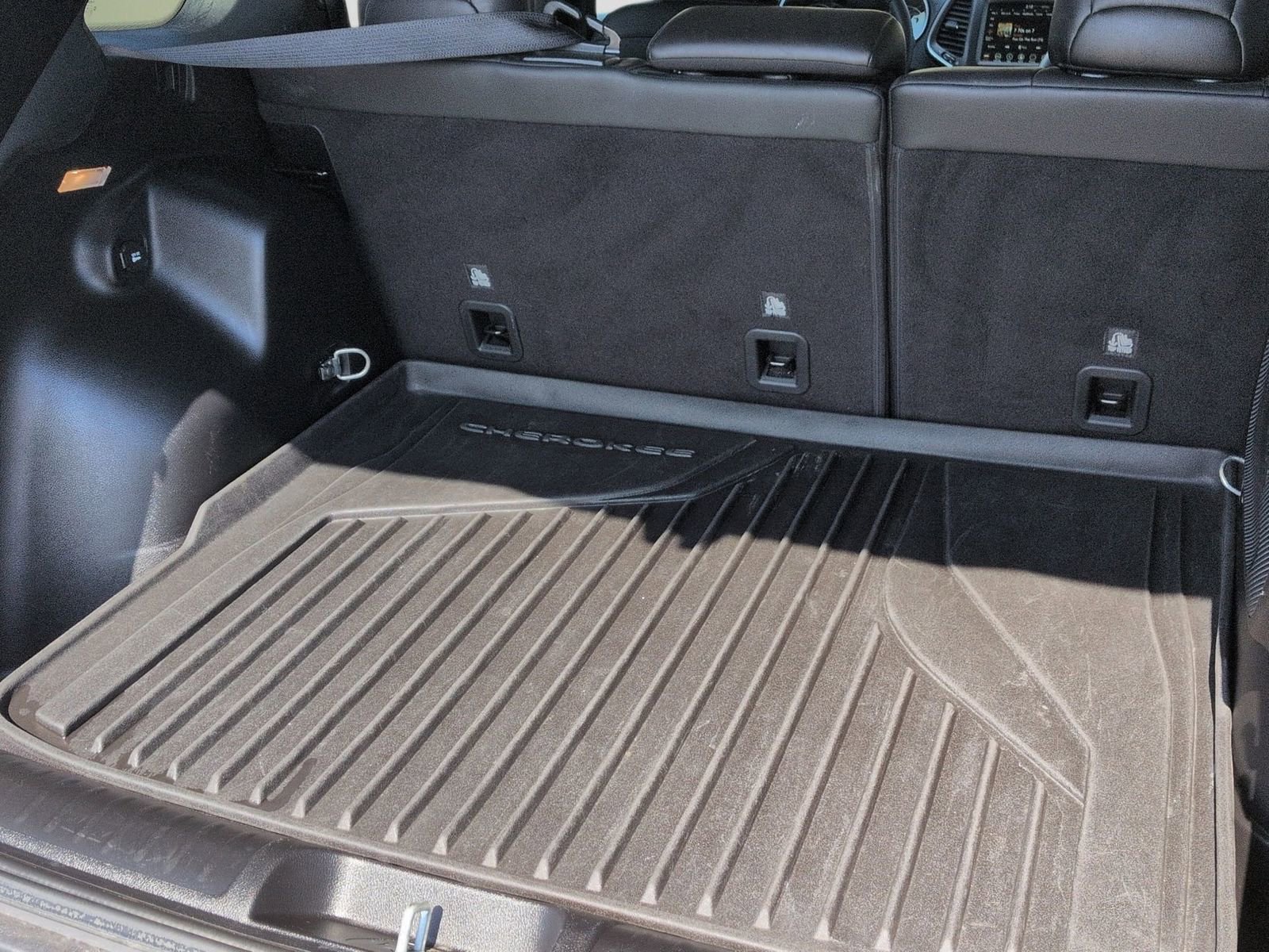 Used 2021 Jeep Cherokee Trailhawk image 42