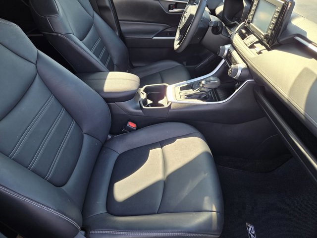 Used 2021 Toyota RAV4 XLE Premium image 13