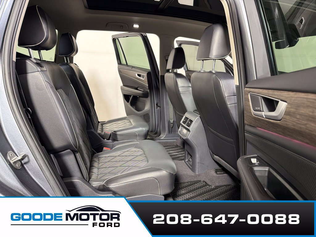 Used 2024 Volkswagen Atlas SEL Premium R-Line AWD/4WD image 23