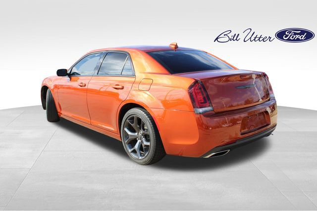 Used 2021 Chrysler 300 Touring w/ Sport Appearance Package image 3