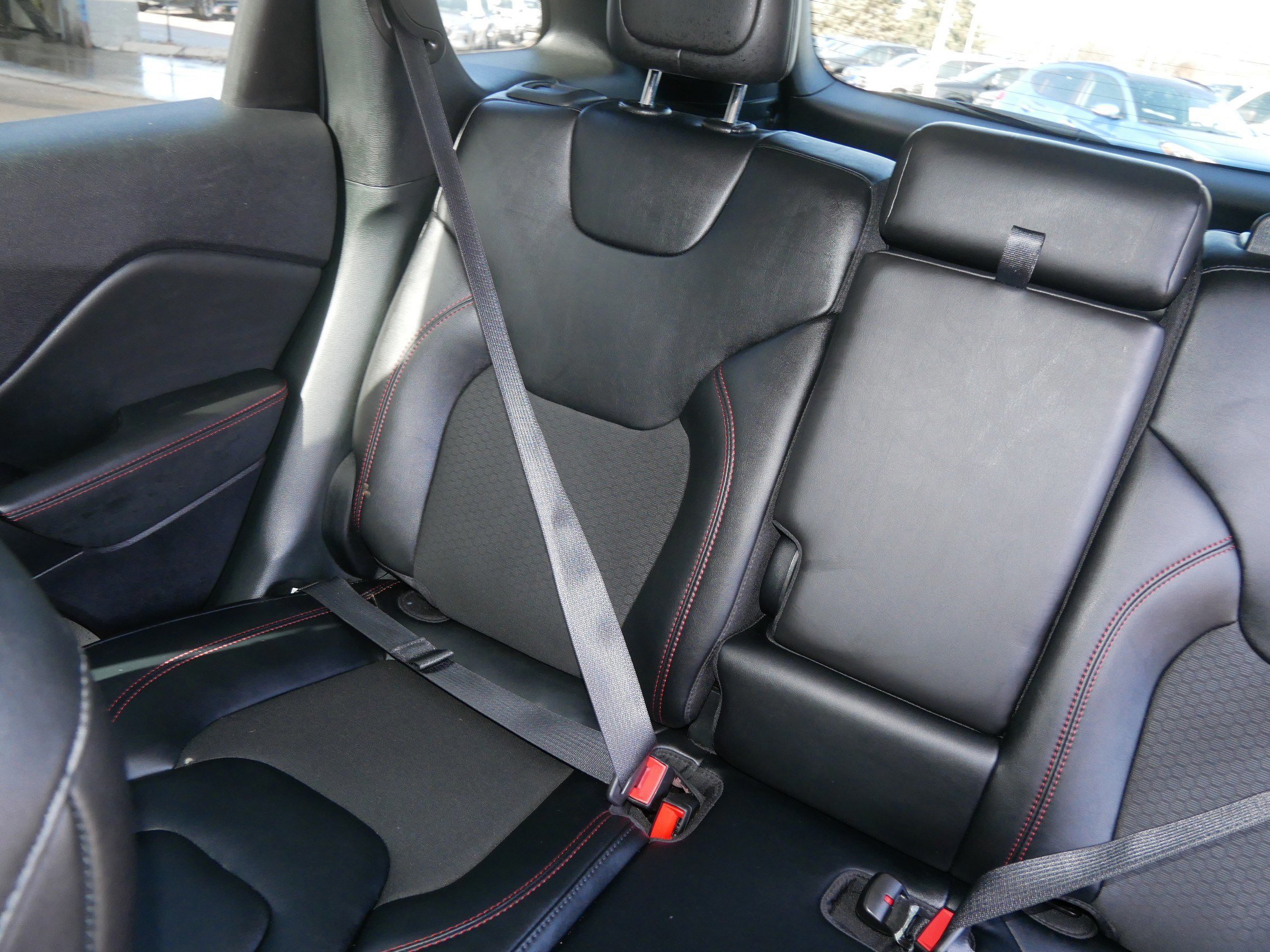 Used 2022 Jeep Cherokee Trailhawk image 23