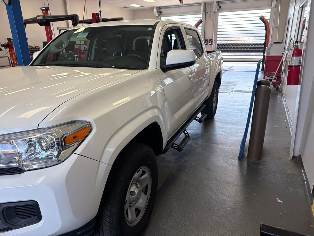 Used 2023 Toyota Tacoma SR AWD/4WD image 4