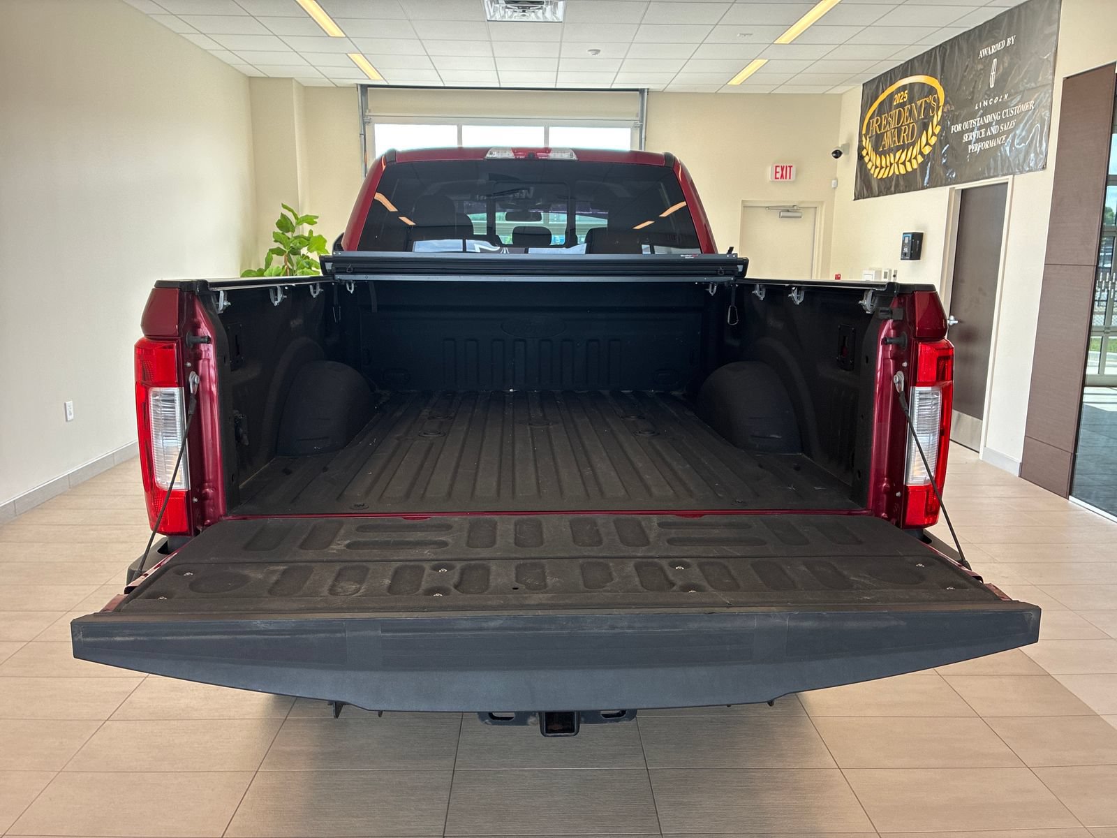 Certified 2019 Ford F250 Lariat AWD/4WD image 6