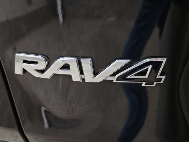 Used 2021 Toyota RAV4 XLE Premium AWD/4WD image 37