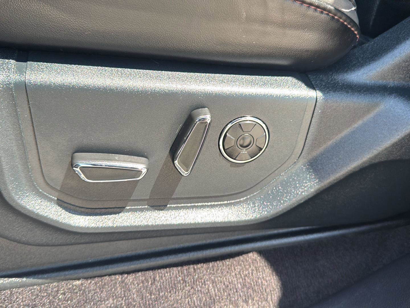 Certified 2020 Ford F150 Platinum w/ Equipment Group 701A Luxury image 15