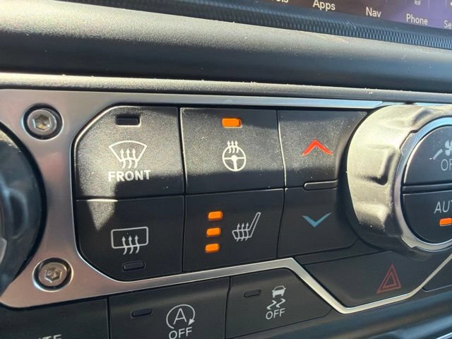Used 2022 Jeep Gladiator Overland w/ LED Lighting Group AWD/4WD image 26
