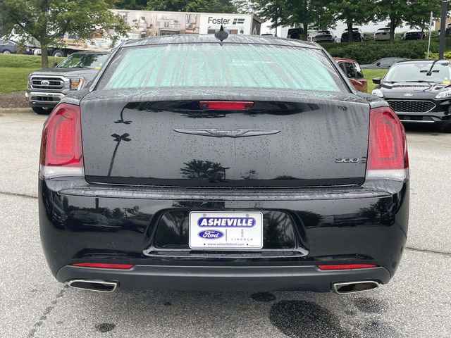 Used 2021 Chrysler 300 Touring w/ Sport Appearance Package RWD image 4
