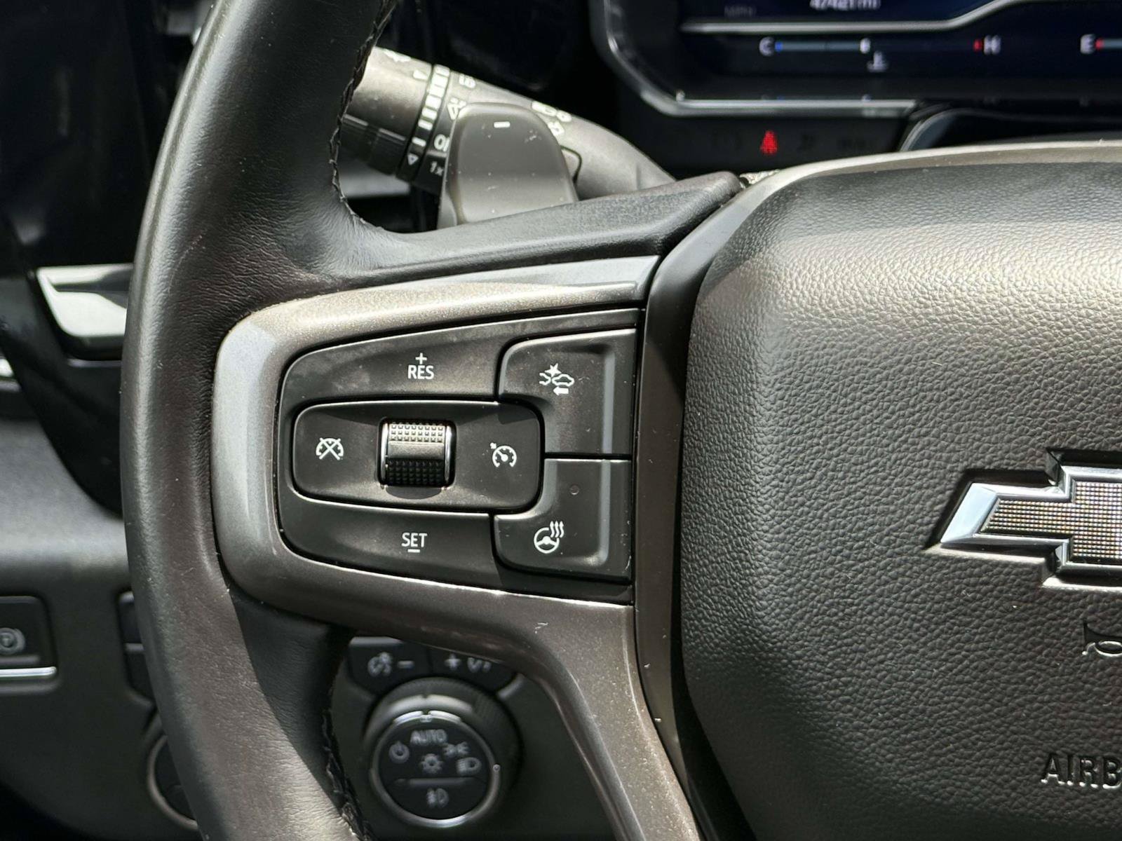 Used 2022 Chevrolet Silverado 1500 ZR2 w/ Technology Package AWD/4WD image 15