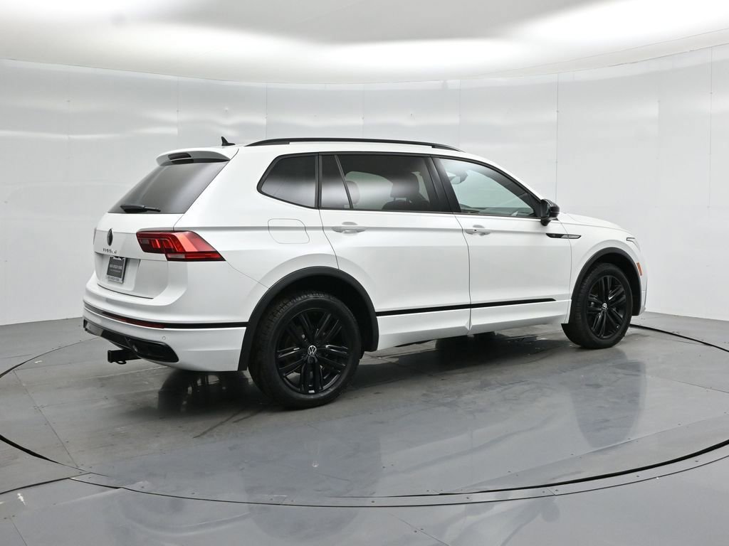 Used 2022 Volkswagen Tiguan SE R-Line image 13