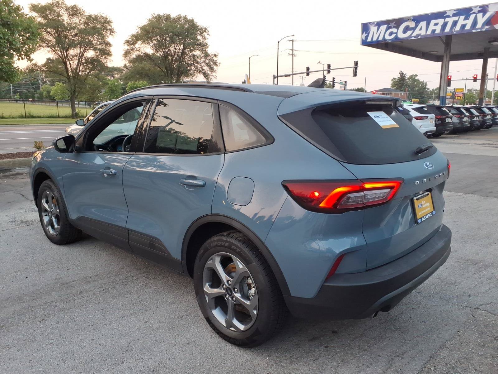 Certified 2025 Ford Escape ST-Line Select AWD/4WD image 4