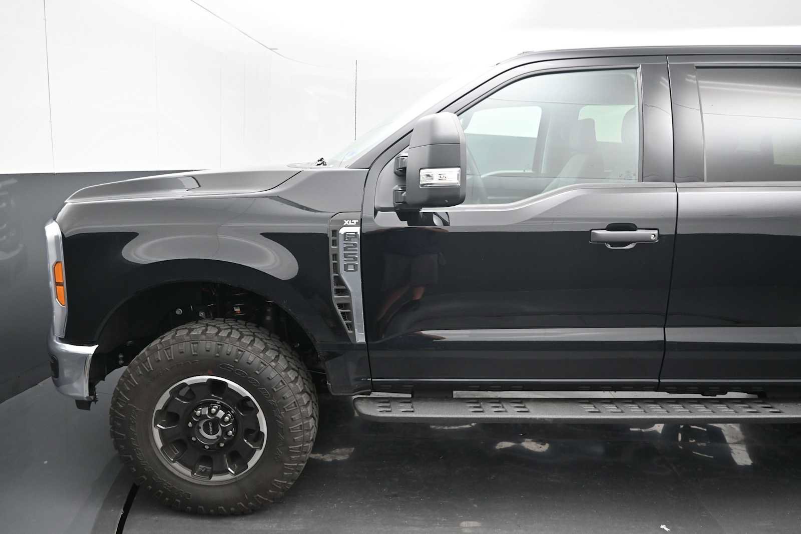 Certified 2026 Ford F250 XLT w/ Tremor Off-Road Package AWD/4WD image 16