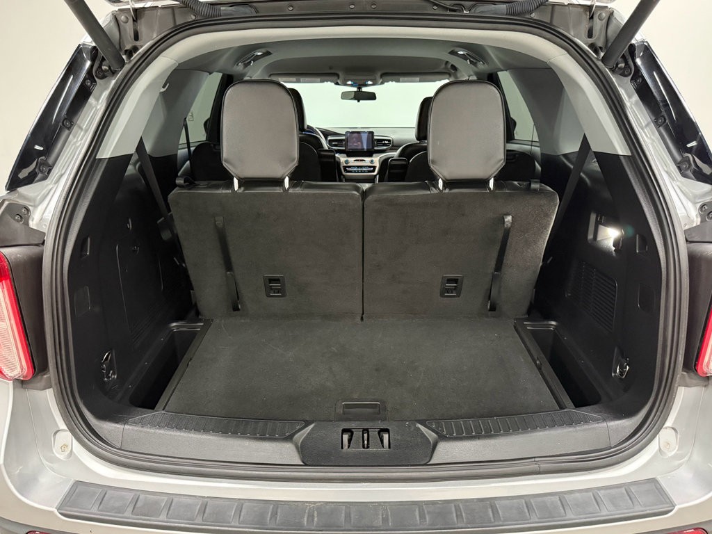 Certified 2022 Ford Explorer XLT w/ Equipment Group 202A image 32