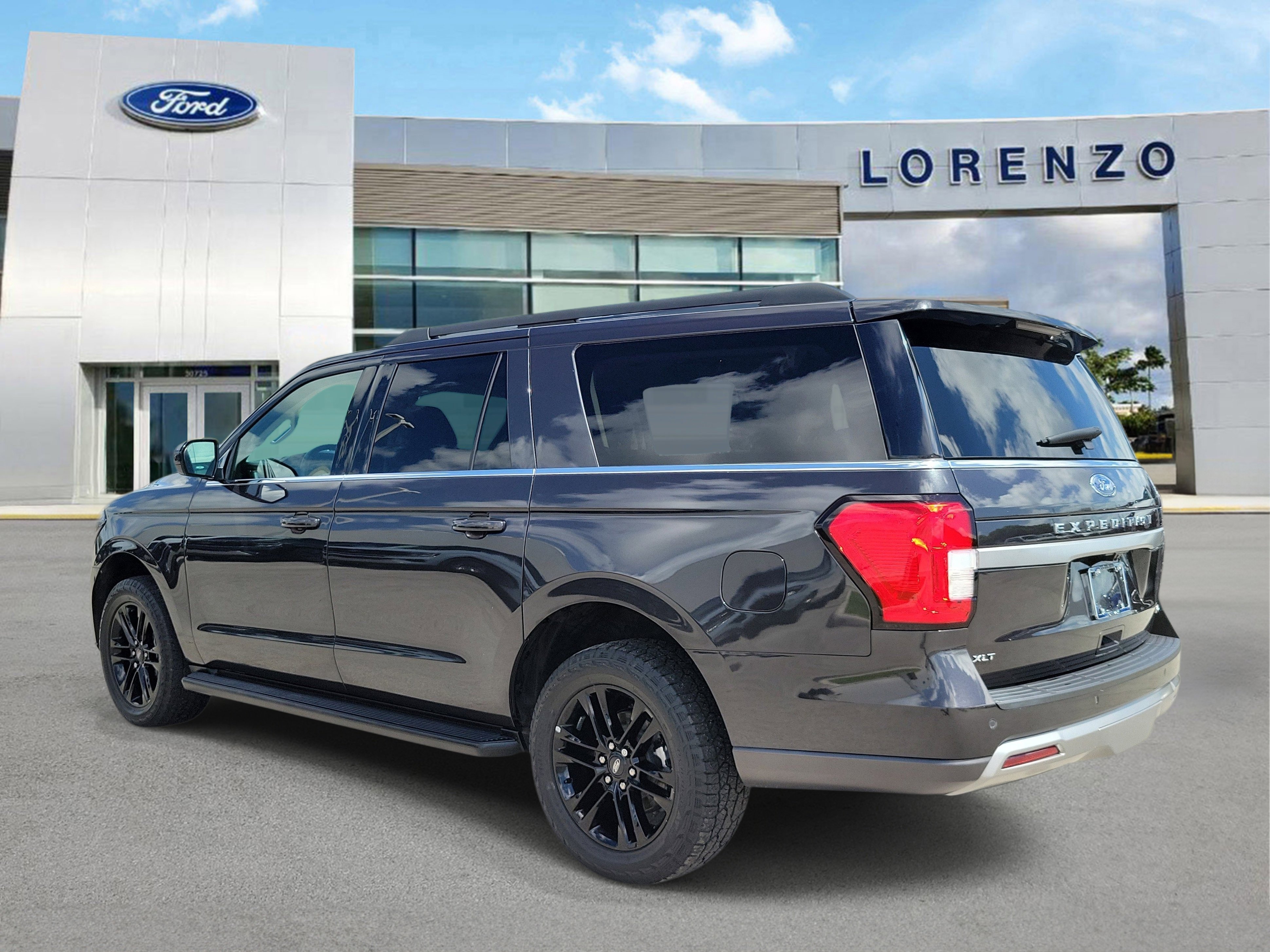 Certified 2024 Ford Expedition Max XLT RWD image 7