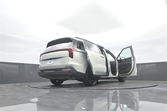 Used 2025 Kia Carnival SX Prestige image 35