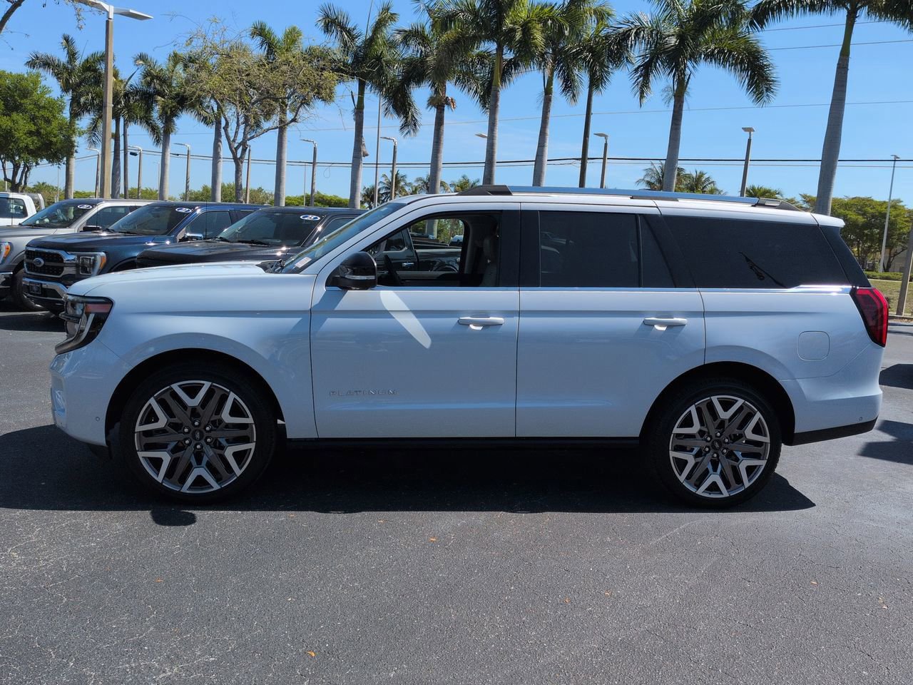 Certified 2025 Ford Expedition Platinum w/ Platinum Ultimate Package image 7