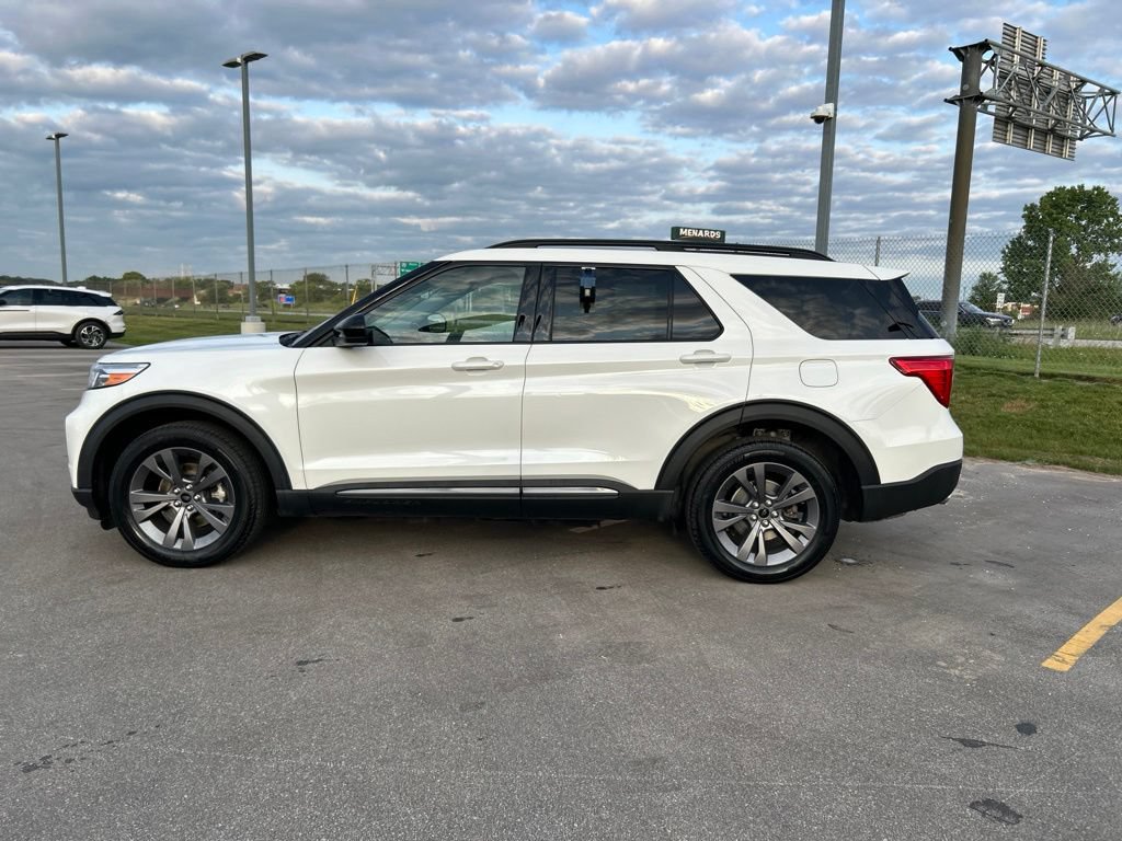 Certified 2022 Ford Explorer XLT w/ Equipment Group 202A AWD/4WD image 10
