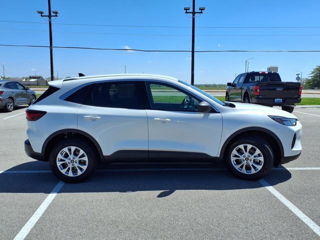 Certified 2023 Ford Escape Active AWD/4WD image 6