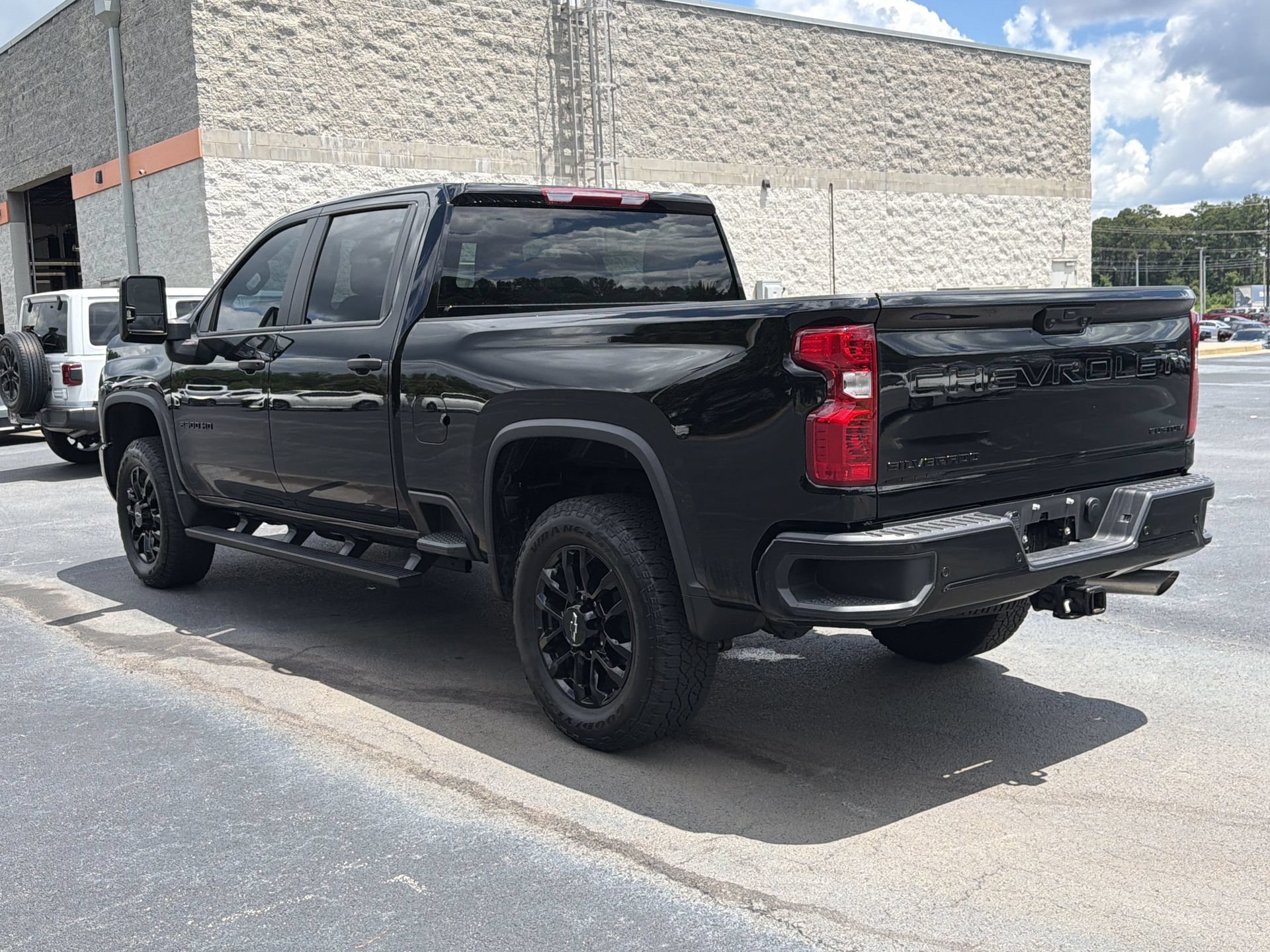 Used 2025 Chevrolet Silverado 2500 Custom w/ Custom Value Package RWD image 13