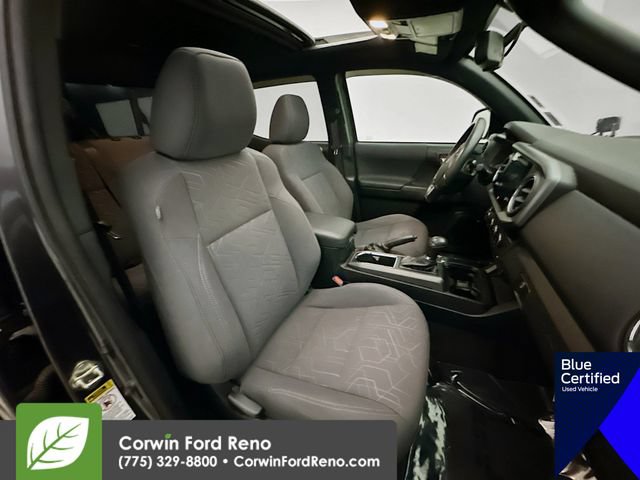 Used 2017 Toyota Tacoma TRD Sport AWD/4WD image 31
