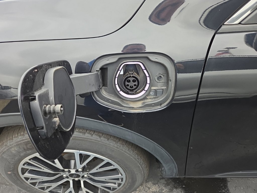 Certified 2023 Ford Escape SE FWD image 3