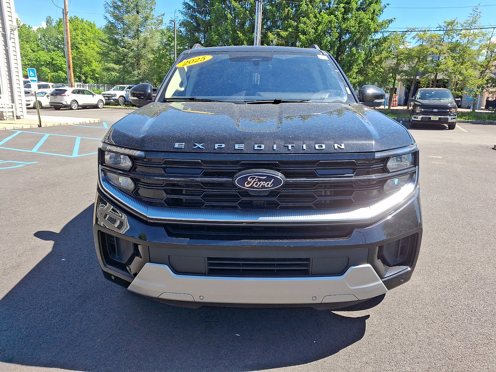 Certified 2025 Ford Expedition Platinum AWD/4WD image 2