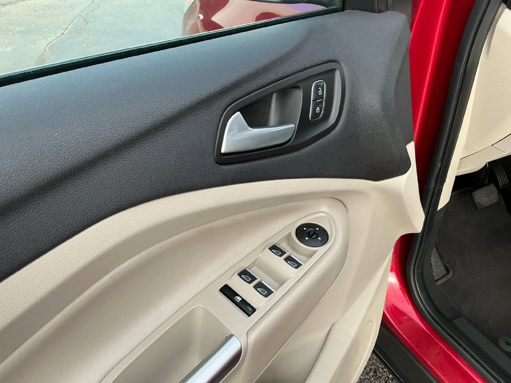 Certified 2019 Ford Escape SEL FWD image 16