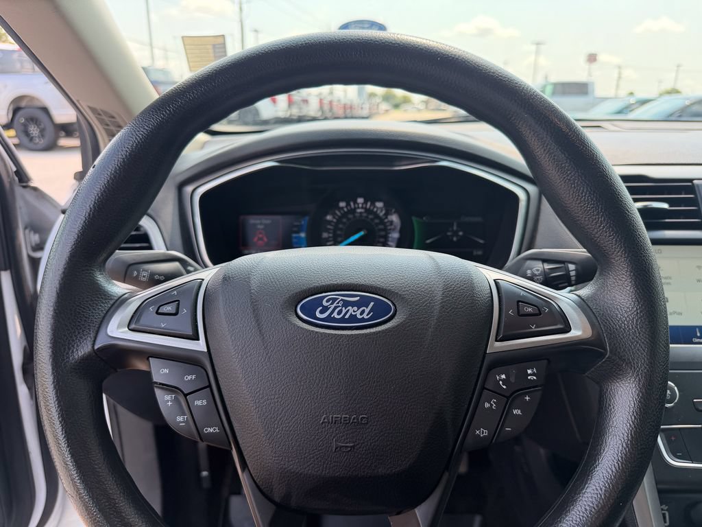Certified 2020 Ford Fusion SE FWD image 25