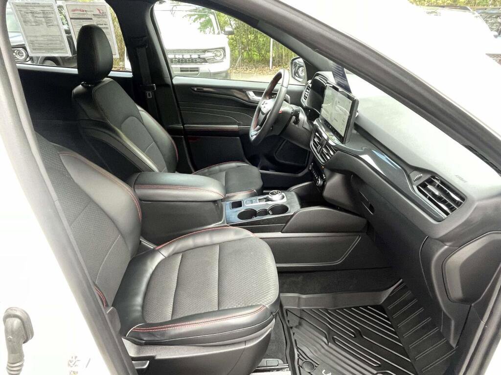Certified 2023 Ford Escape ST-Line w/ Tech Pack #1 AWD/4WD image 24