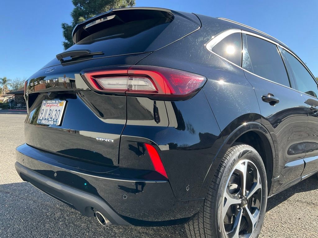 Certified 2024 Ford Escape ST-Line Elite w/ Premium Technology Package image 14