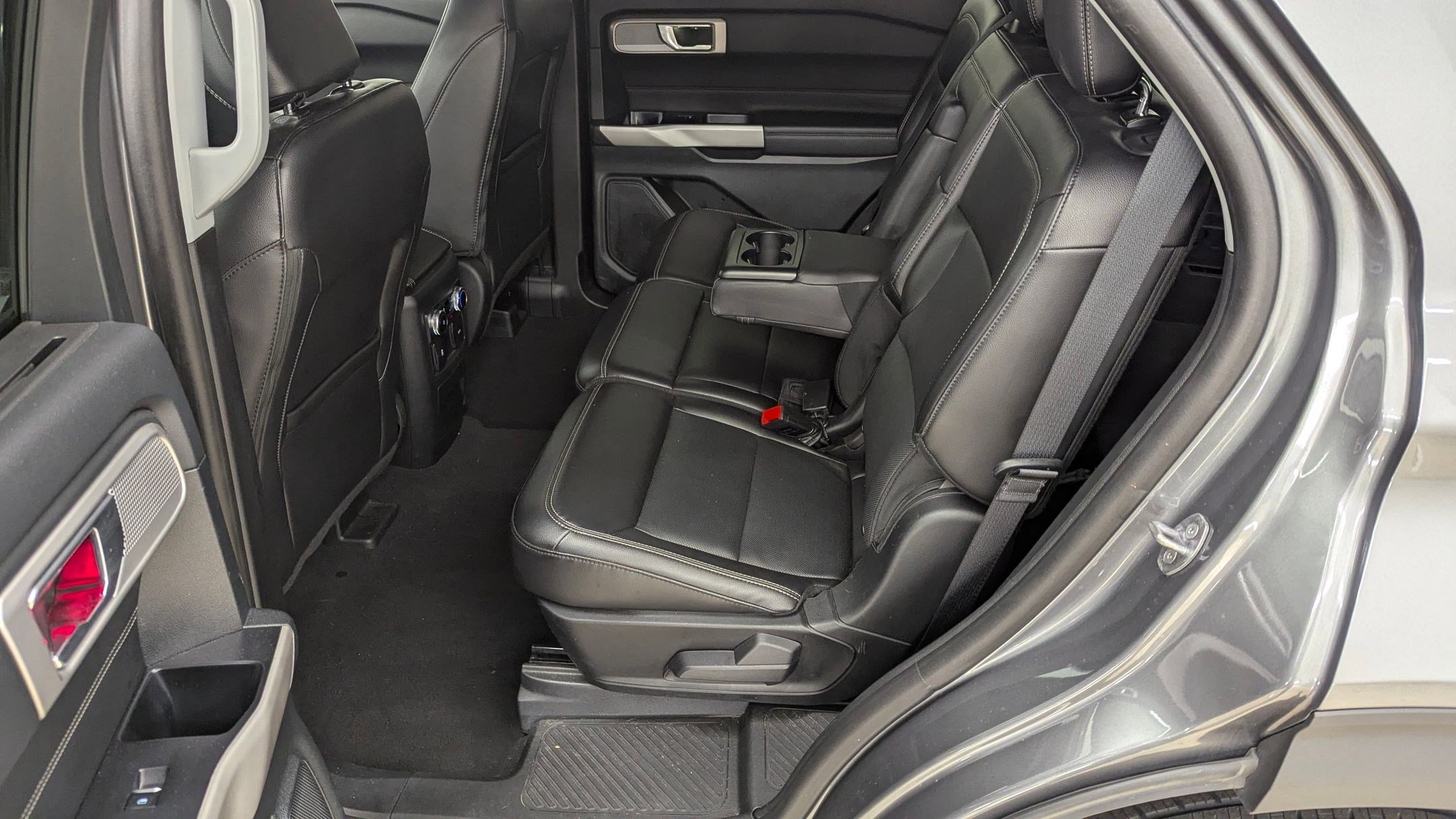 Certified 2024 Ford Explorer Limited image 13