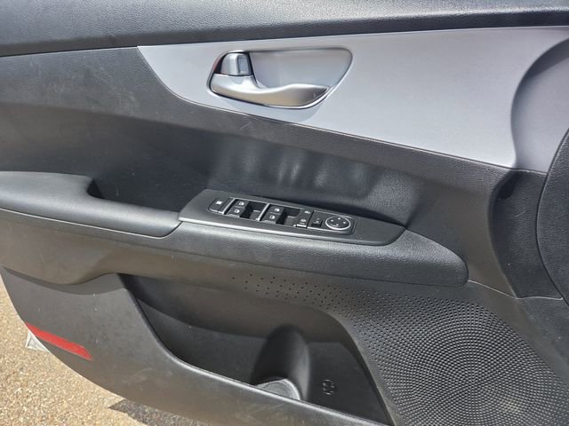 Used 2024 Kia Forte LXS FWD image 16