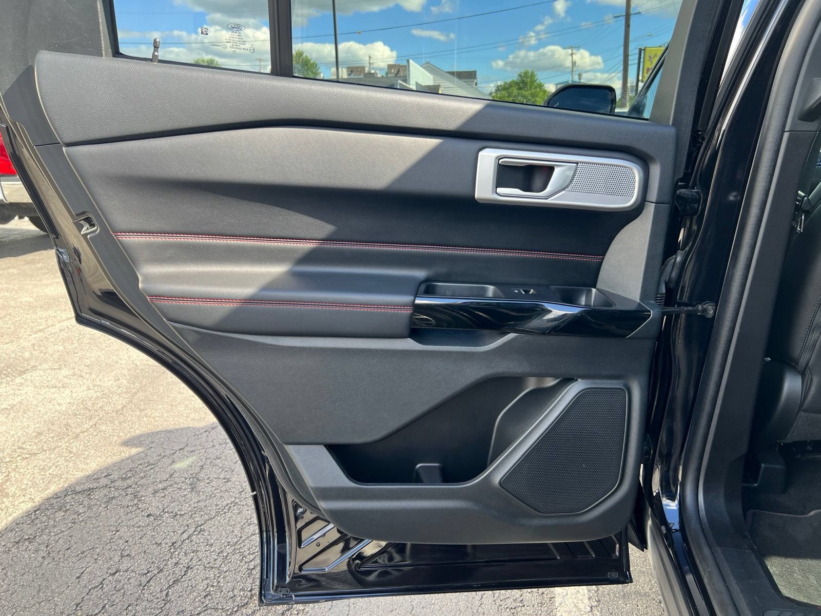 Certified 2023 Ford Explorer ST-Line AWD/4WD image 40