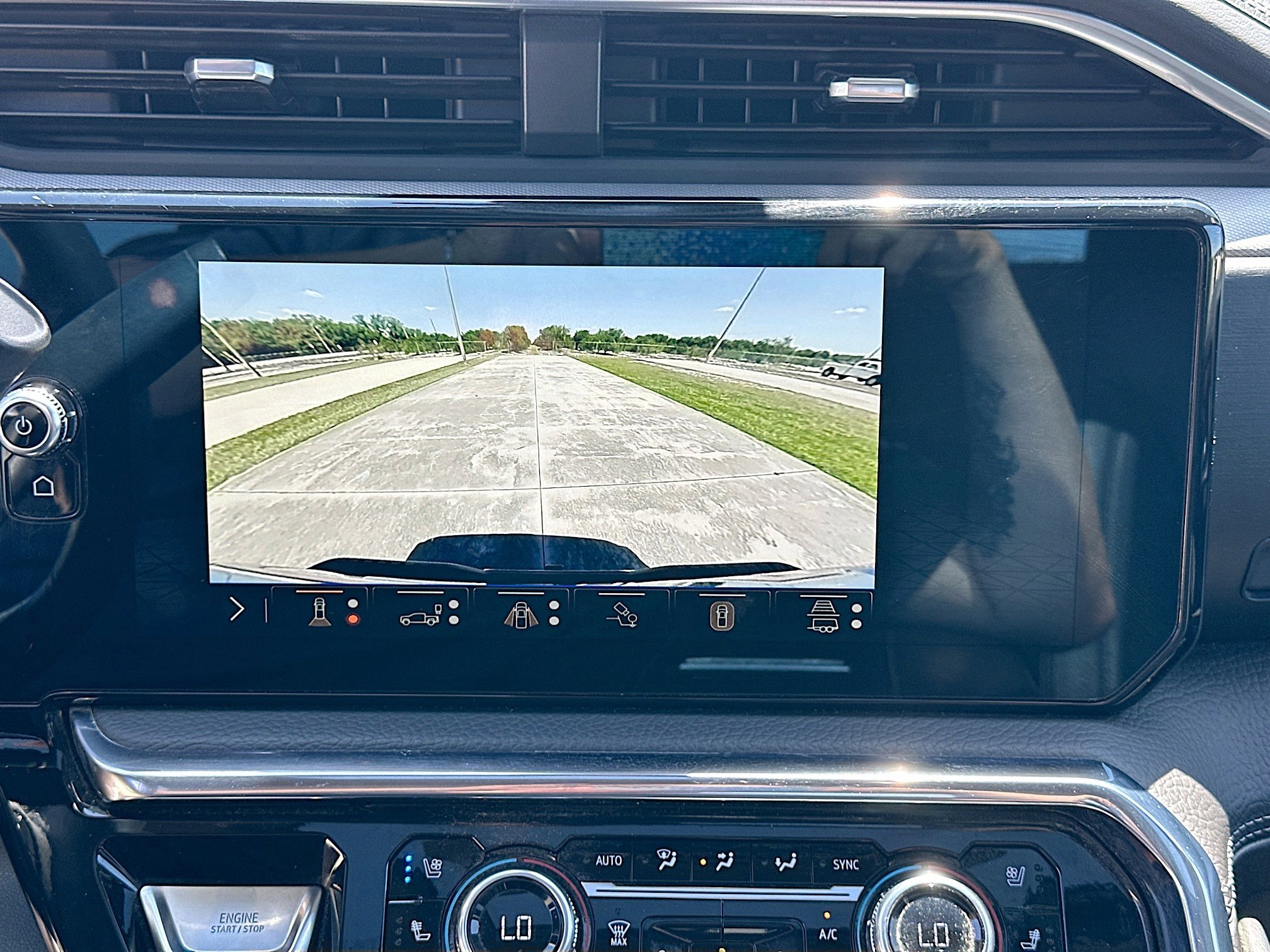 Used 2024 GMC Sierra 2500 Denali AWD/4WD image 14