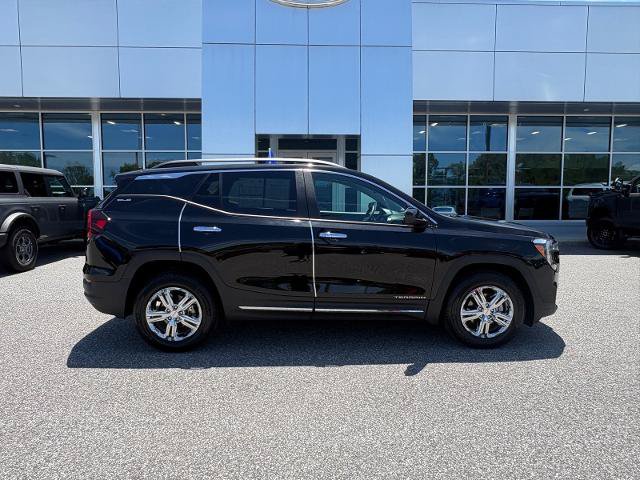Used 2023 GMC Terrain SLE w/ Driver Convenience Package AWD/4WD image 2