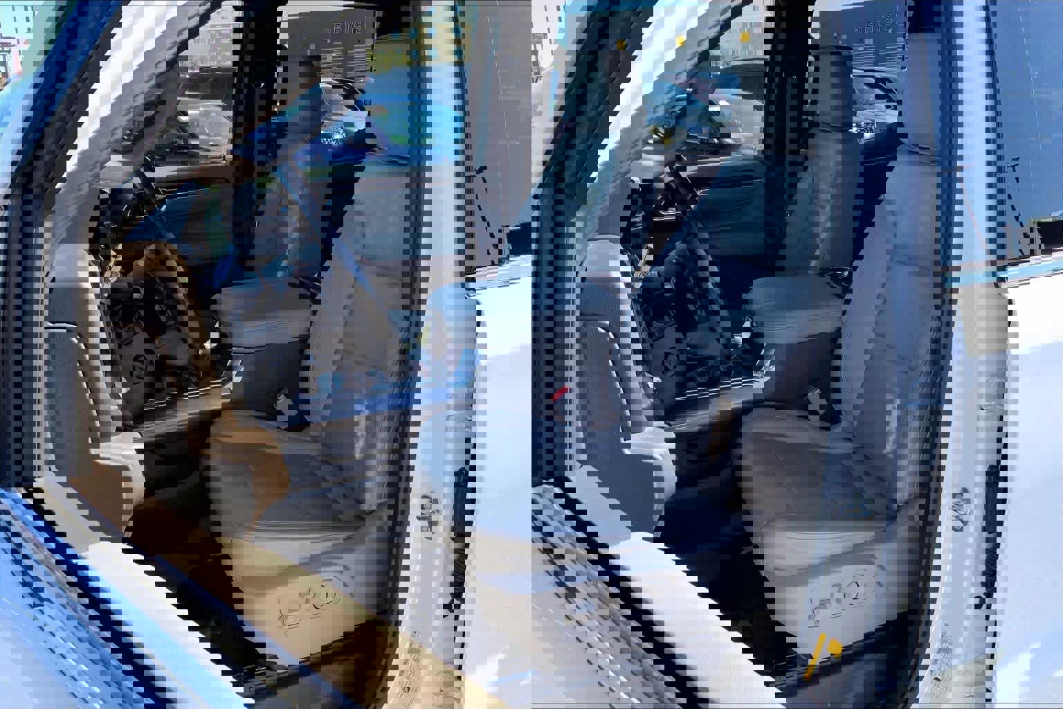 Used 2024 Chevrolet Silverado 1500 LTZ image 10