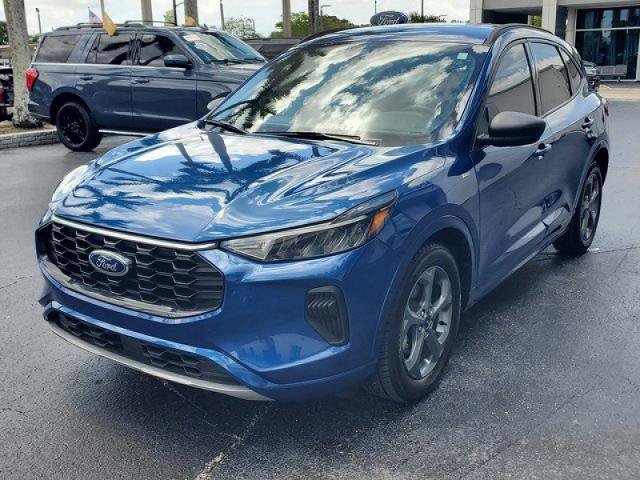 Certified 2023 Ford Escape ST-Line w/ Tech Pack #1 FWD image 3